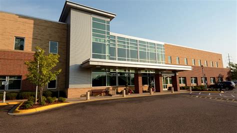 urgent care chanhassen|300 lake dr e chanhassen mn 55317.